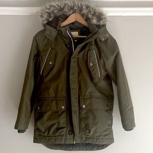 Boden winter jacket kids quilt lined faux fur trim 4 pockets ribbed inner cuff M